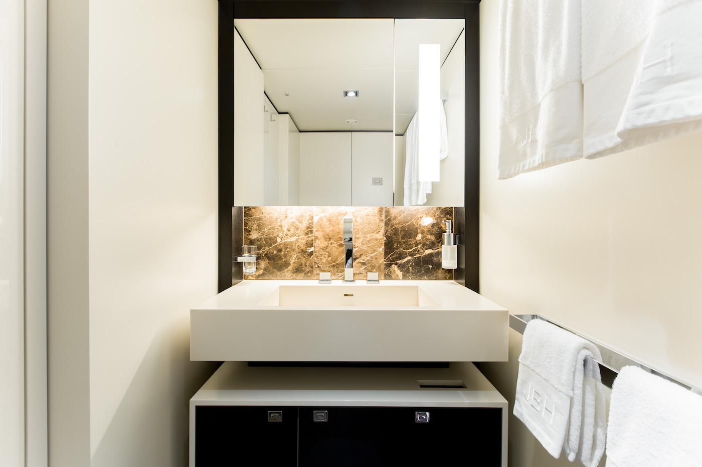 double ensuite bathroom .jpg