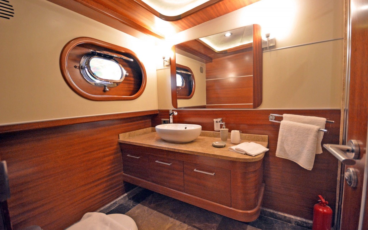 double suite bathroom.jpg