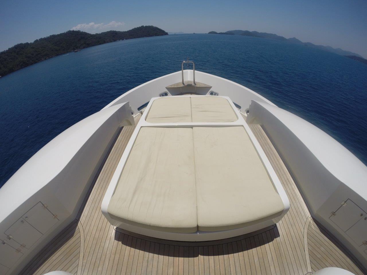 fore deck(2).jpg