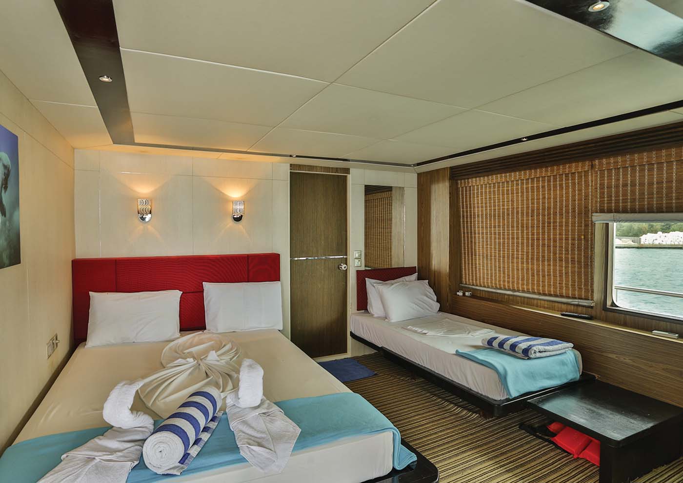 honors_legacy_ocean_view_suite_cabin_1.jpg