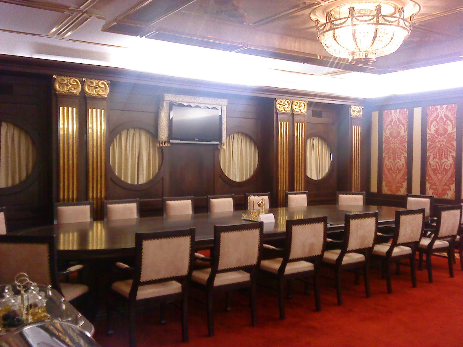 large dining table.jpg