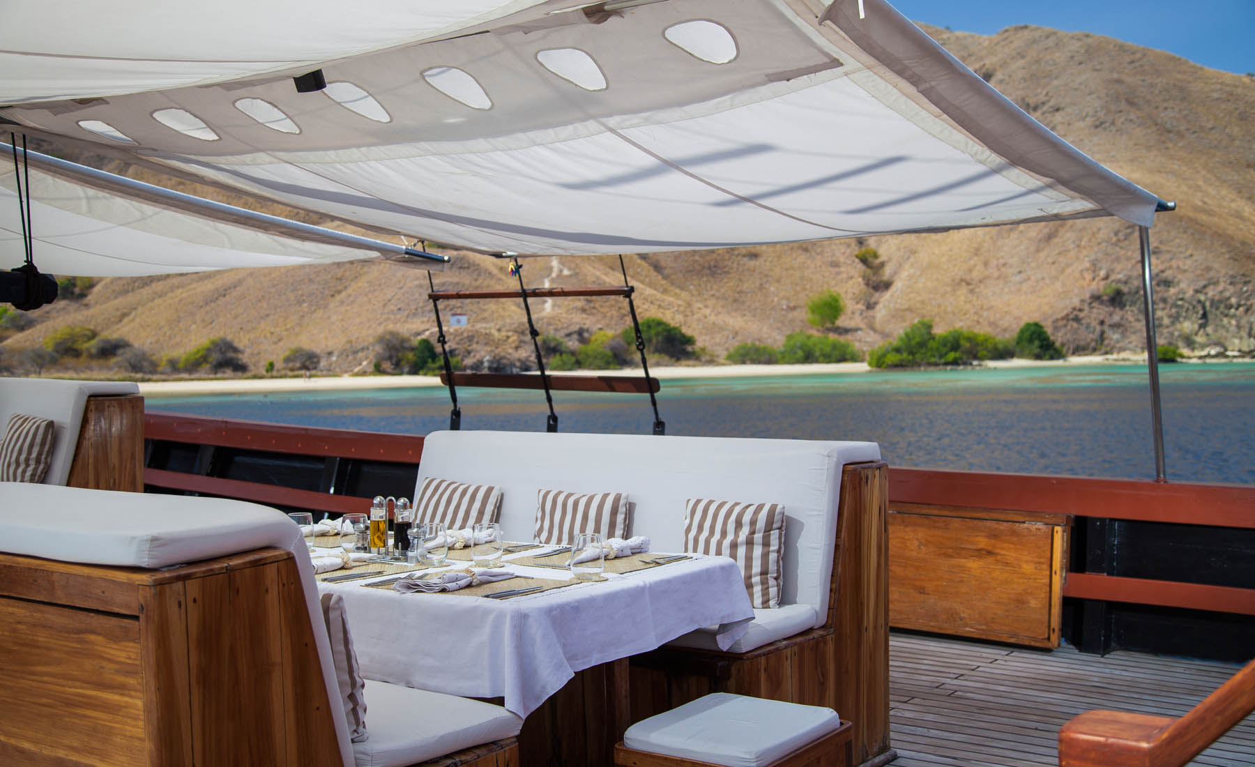 outdoor-dining2.jpg