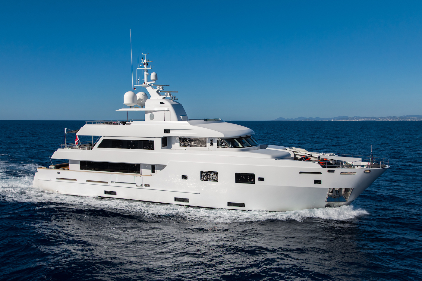 running profile motor yacht TOMMY BELLE.jpg