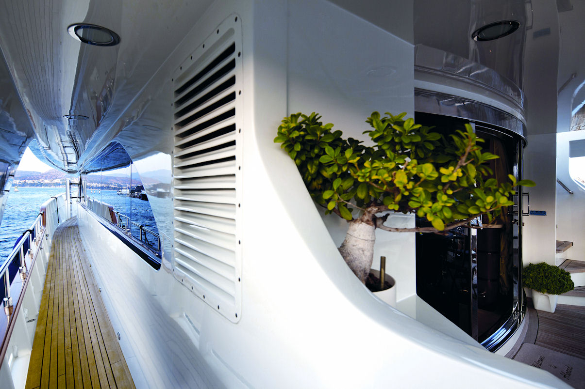 side-deck.jpg