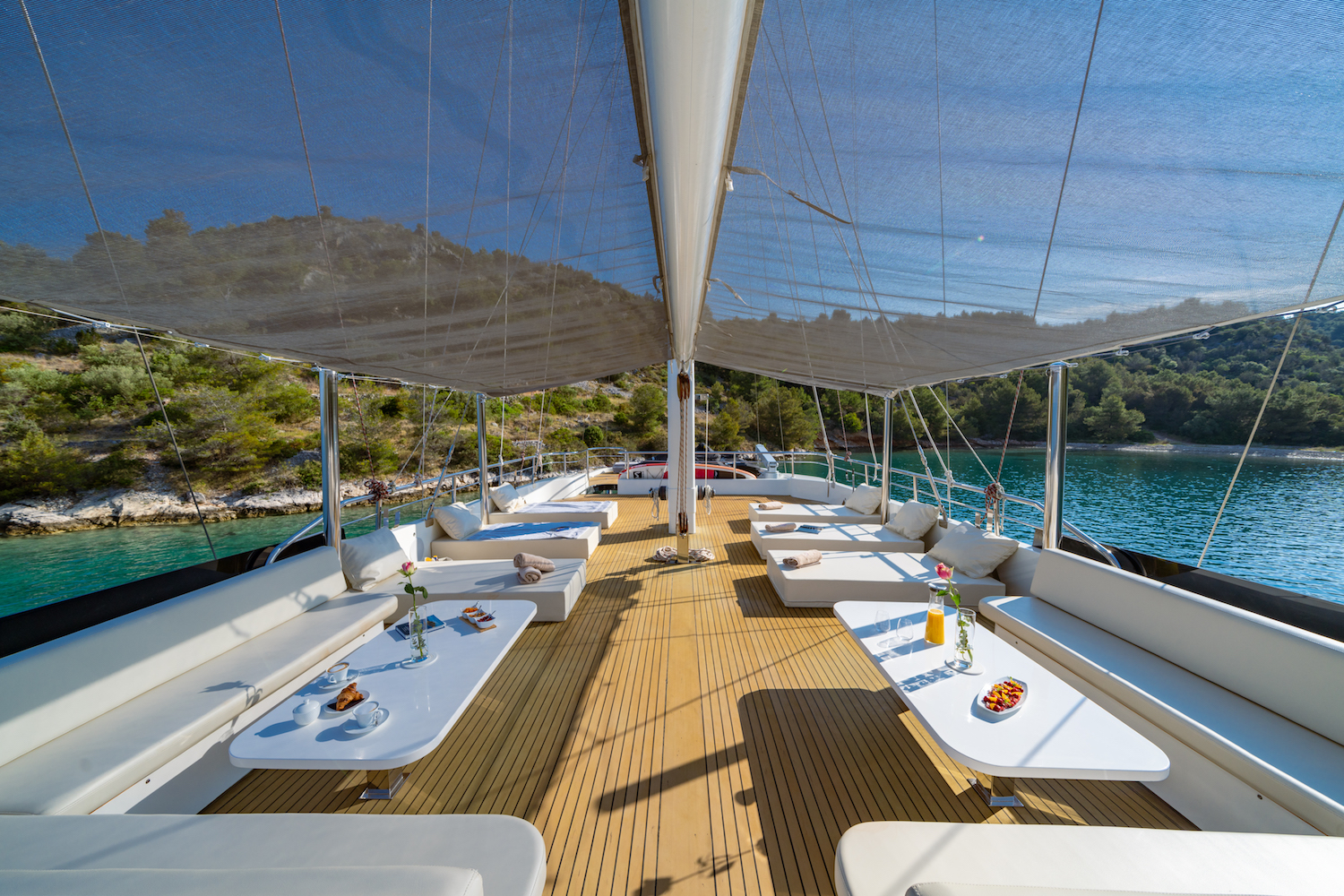 sunbathing and relaxation area.jpg