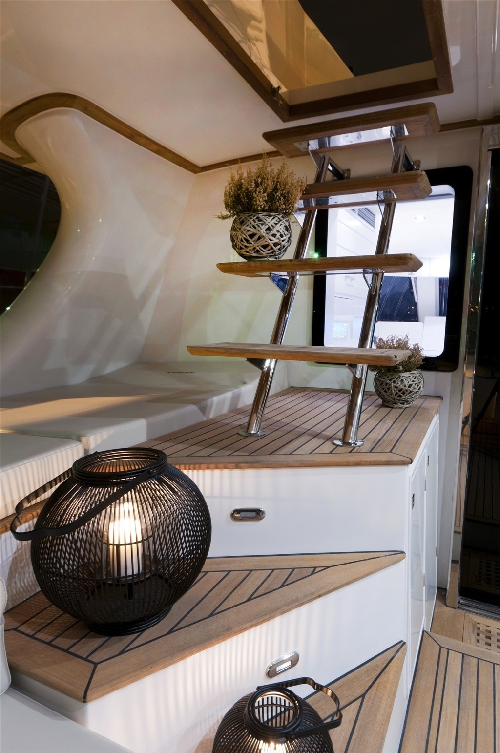 [18m-Yacht-ALL-VIEW]-8285-154.jpg