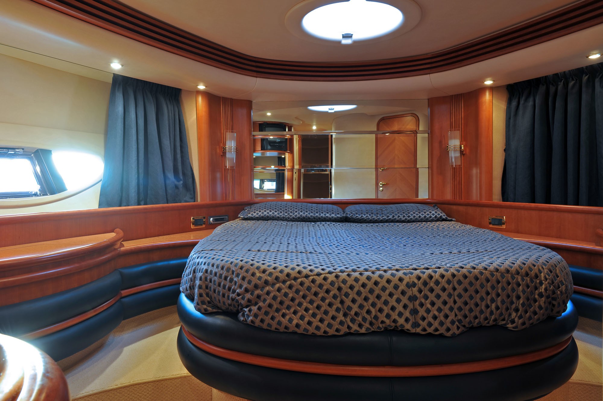 [21m-Yacht-AZUCENA-MARE]-8863-177.jpg