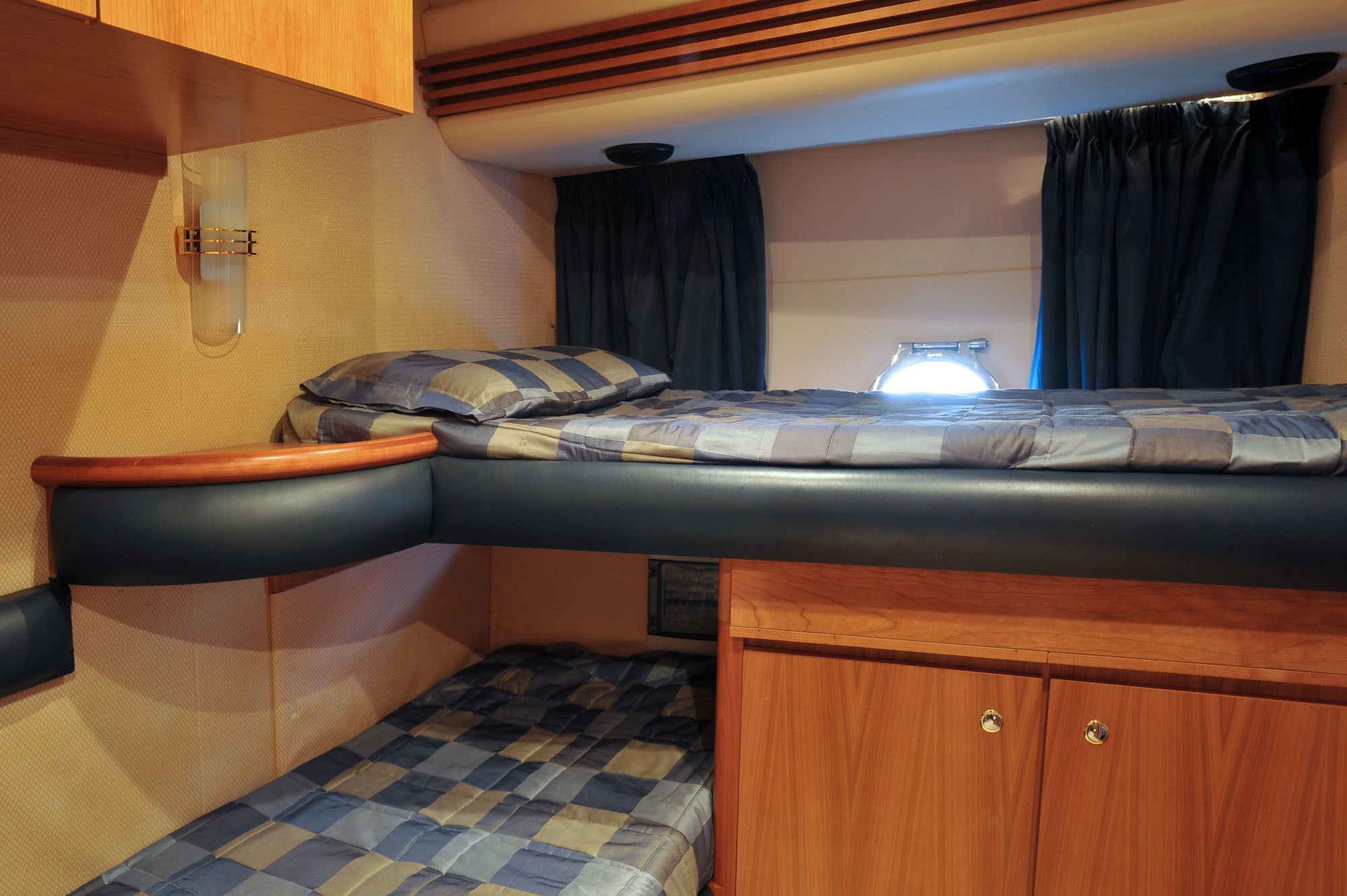 [21m-Yacht-AZUCENA-MARE]-8863-180.jpg