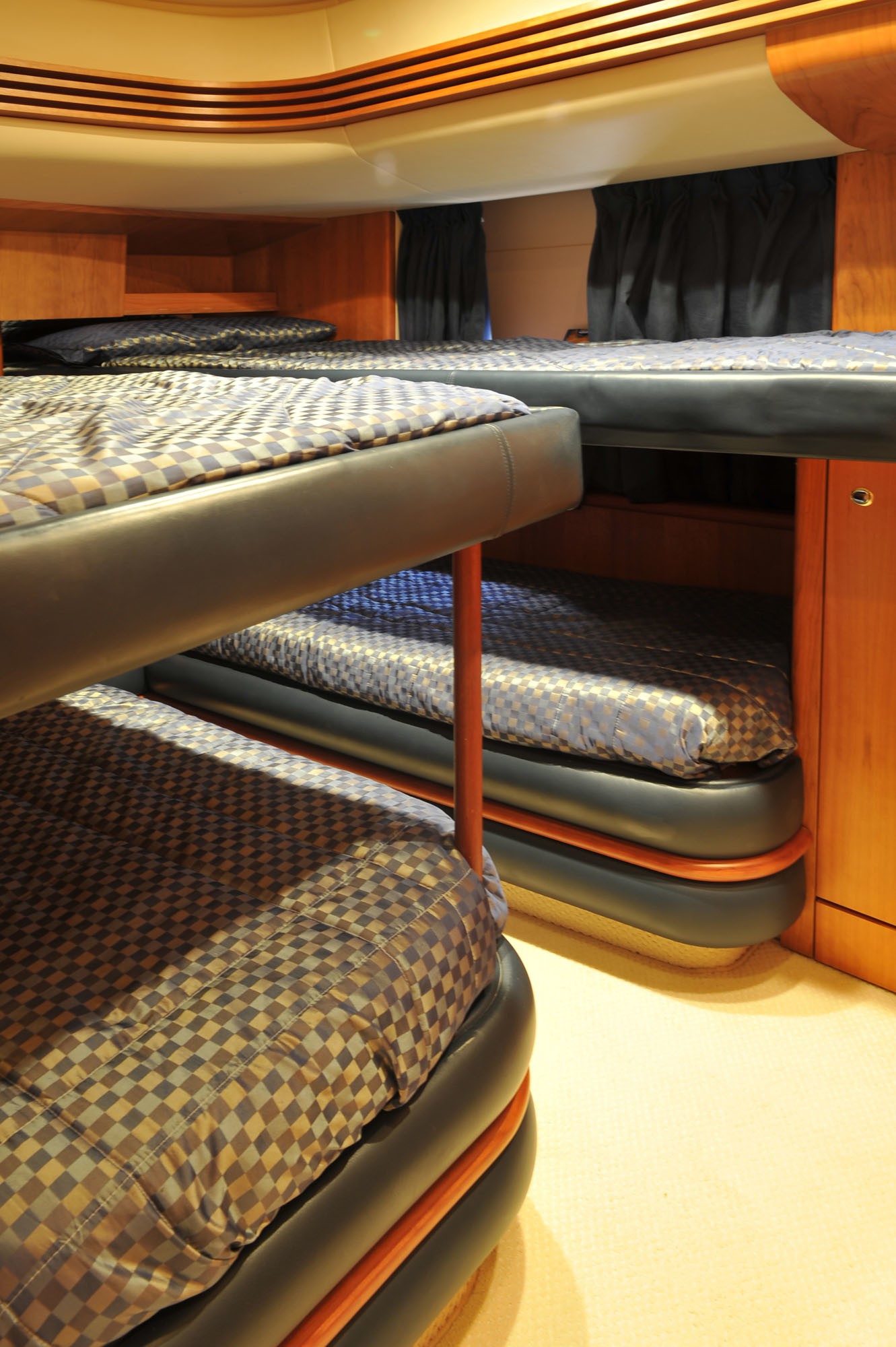 [21m-Yacht-AZUCENA-MARE]-8863-28.jpg