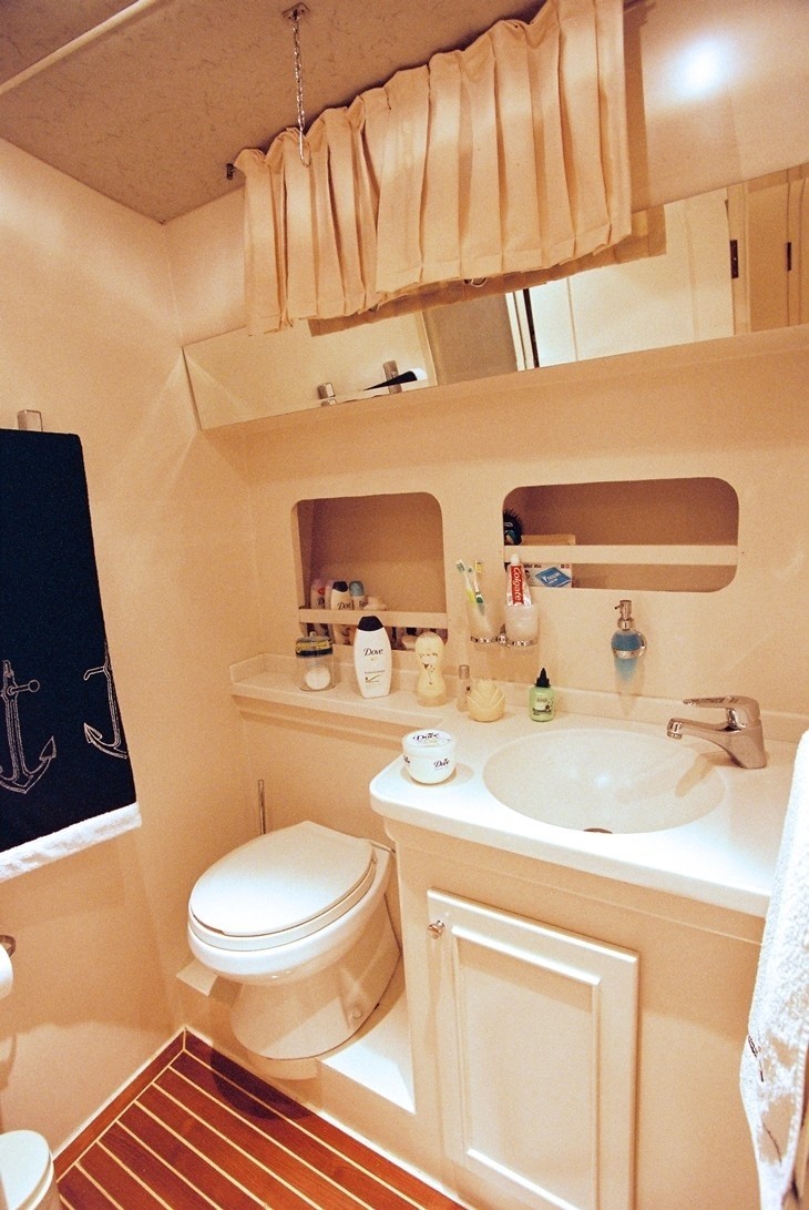 [21m-Yacht-SERENITY-70]-8464-64.jpg