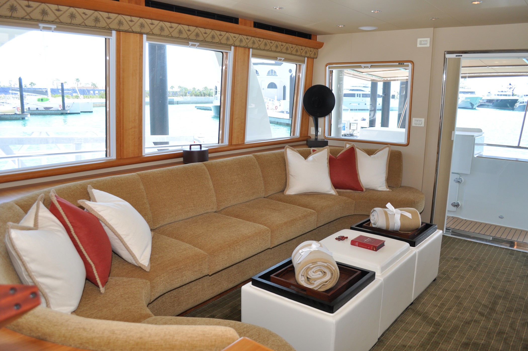 [22m-Yacht-ILLIQUID]-8269-160.jpg