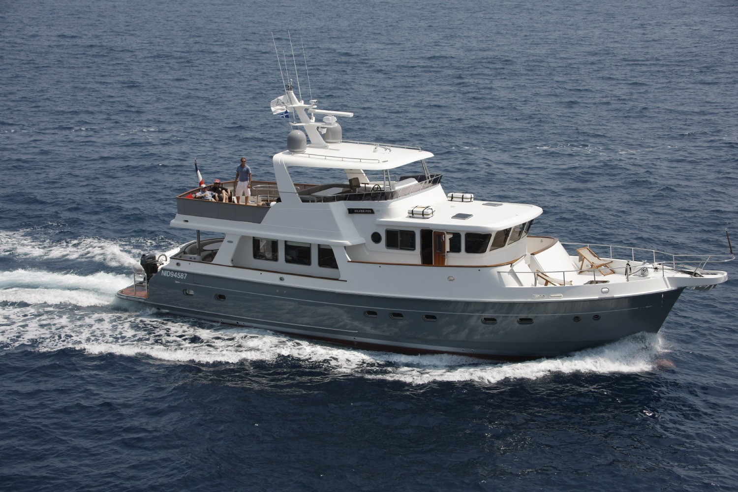 [22m-Yacht-SILVER-FOX]-8419-18.jpg