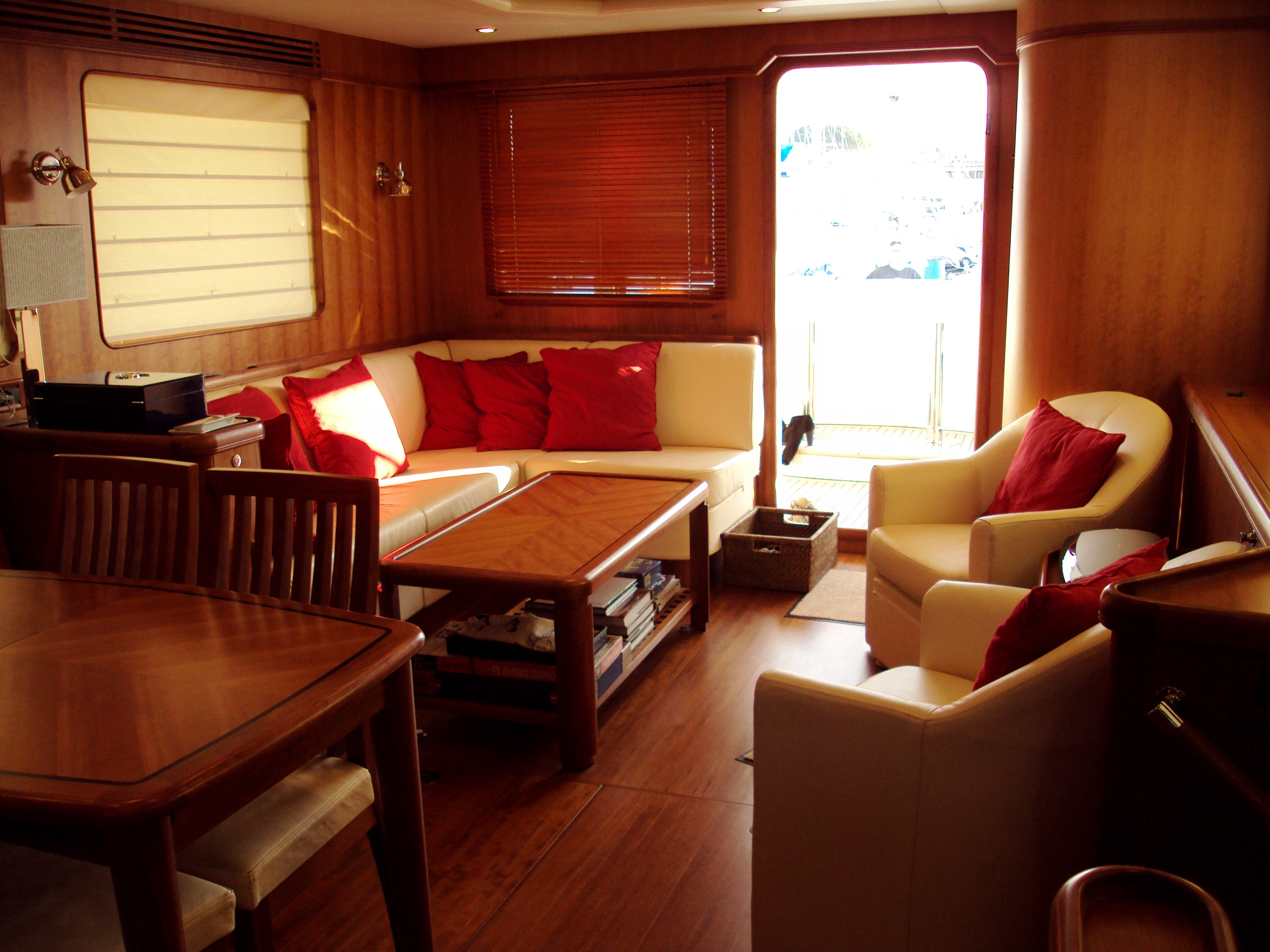 [22m-Yacht-SILVER-FOX]-8419-23.jpg