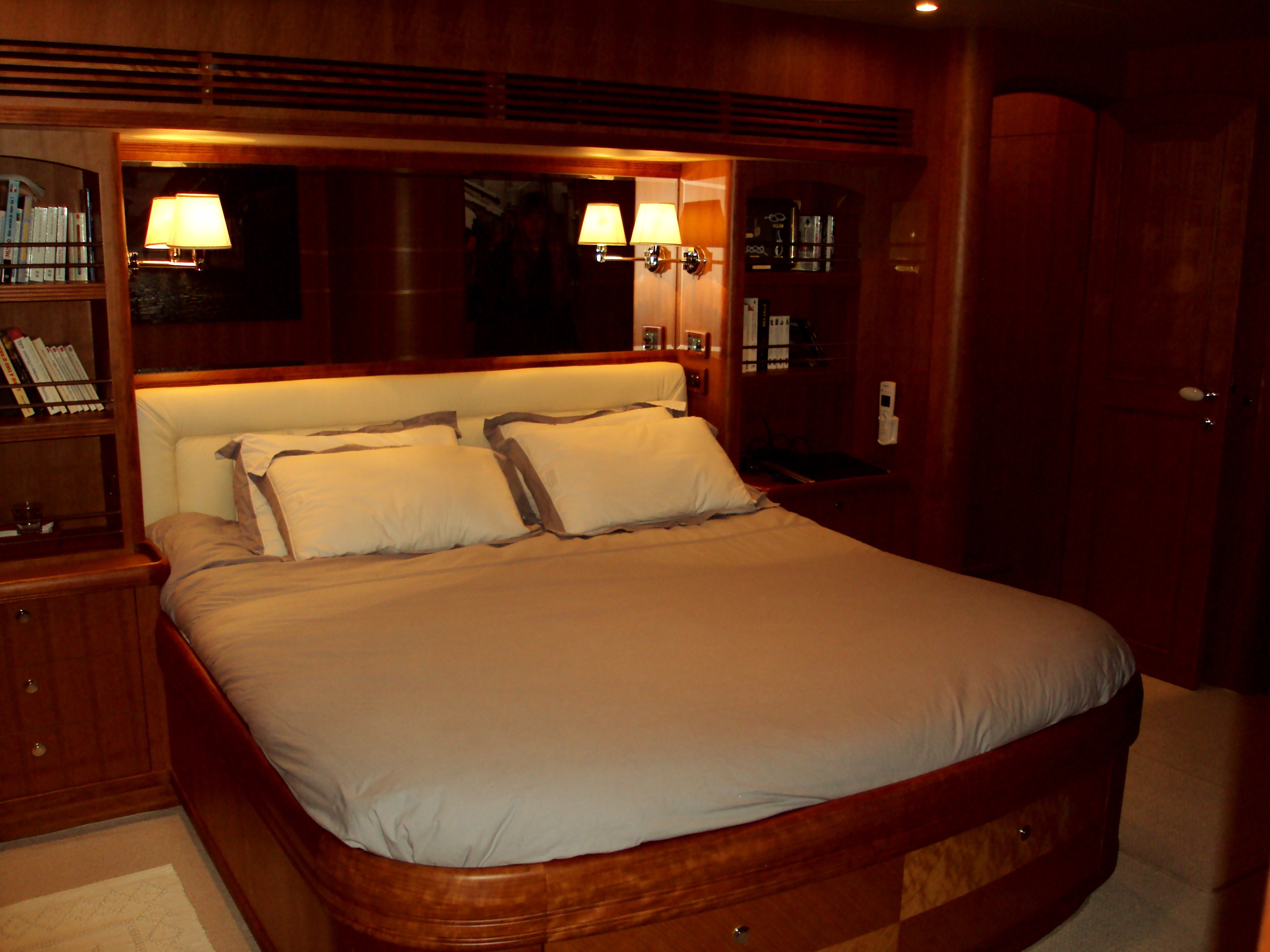 [22m-Yacht-SILVER-FOX]-8419-29.jpg
