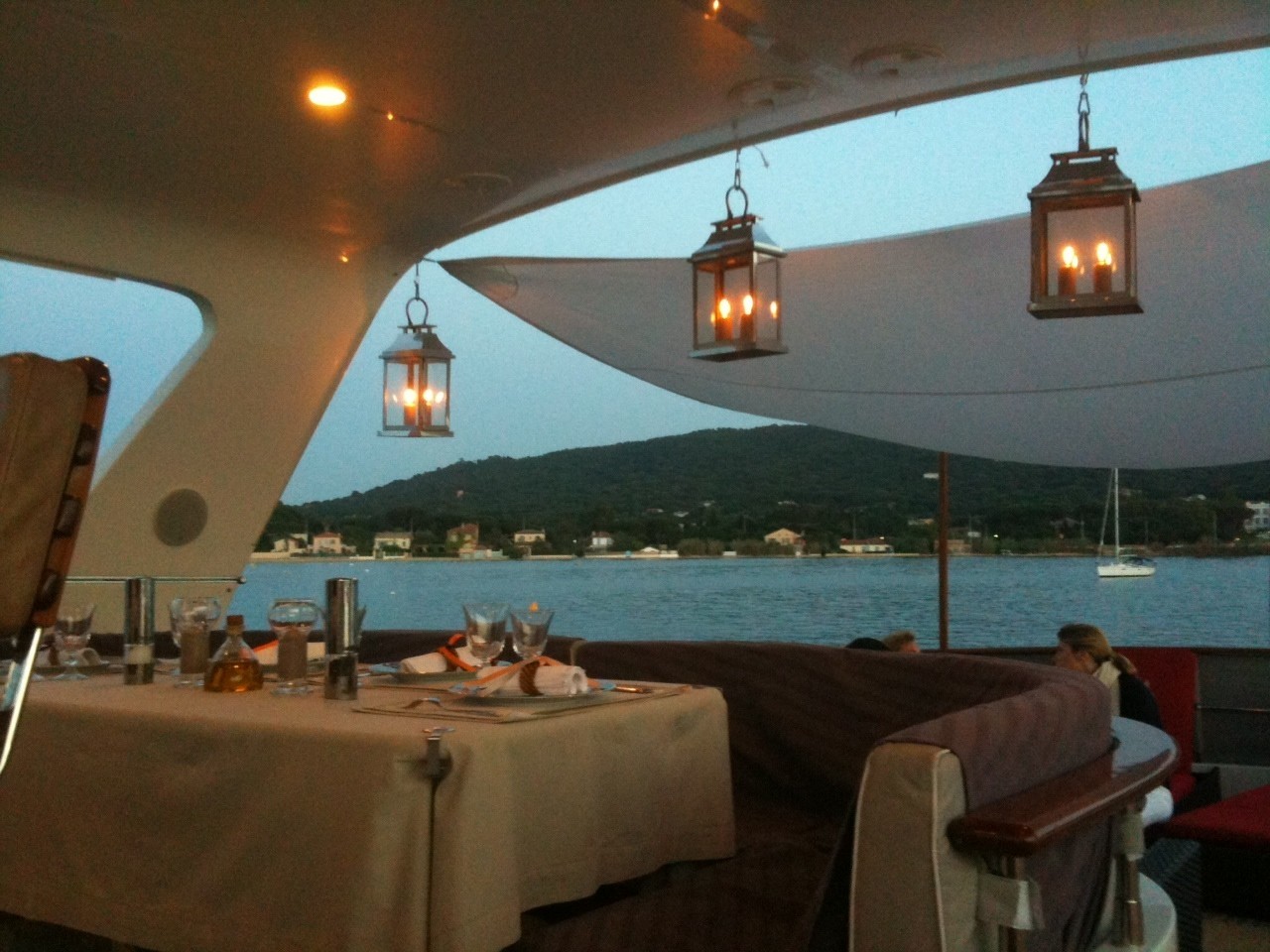 [22m-Yacht-SILVER-FOX]-8419-79.jpg