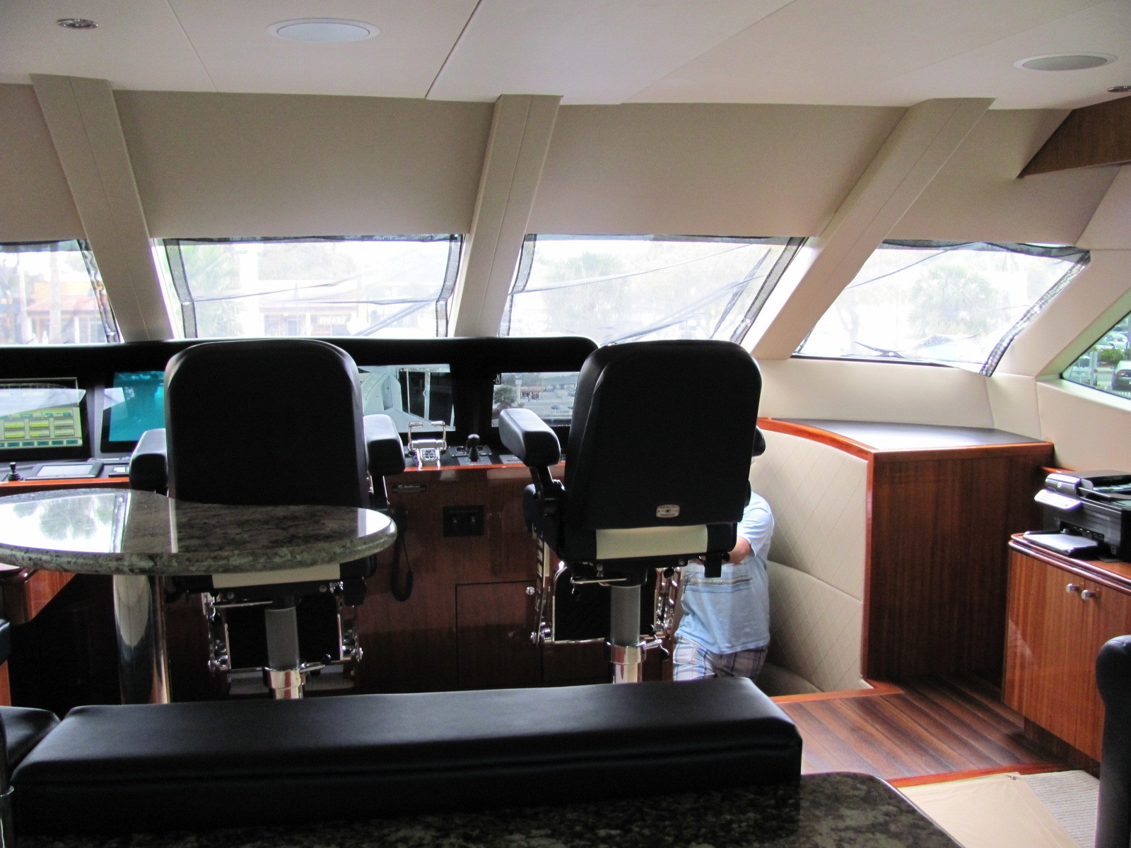 [24m-Yacht-ISLAND-COWBOY]-8442-212.jpg