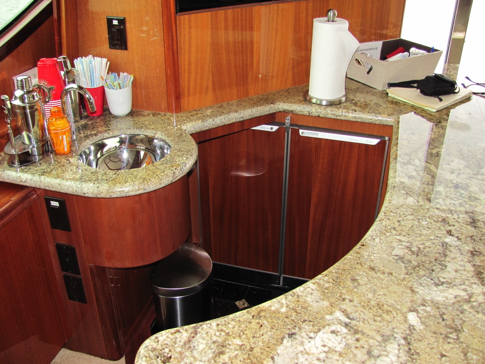 [24m-Yacht-ISLAND-COWBOY]-8442-49.jpg