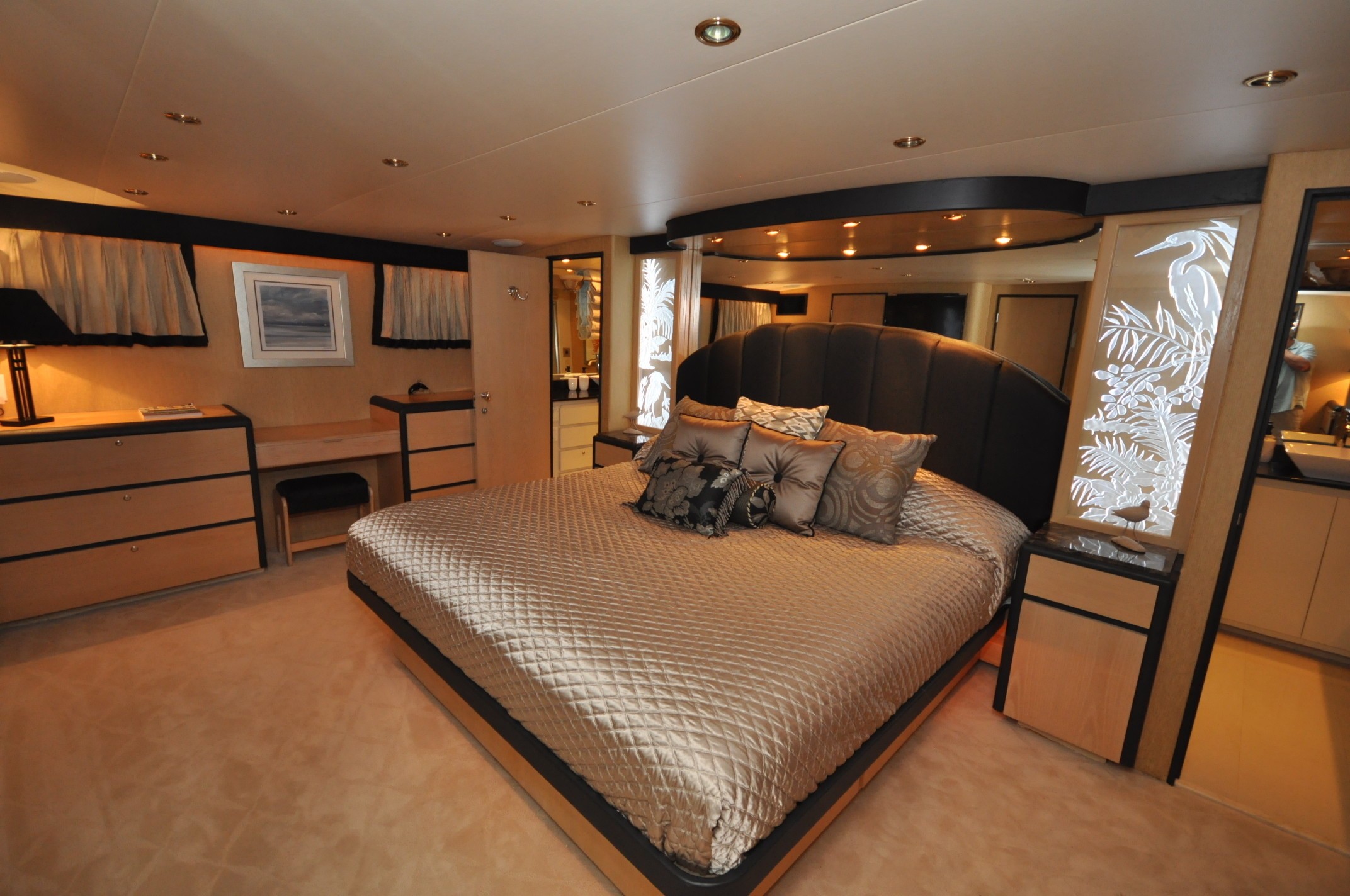[28m-Yacht-GOLDEN-GIRL]-8802-157.jpg