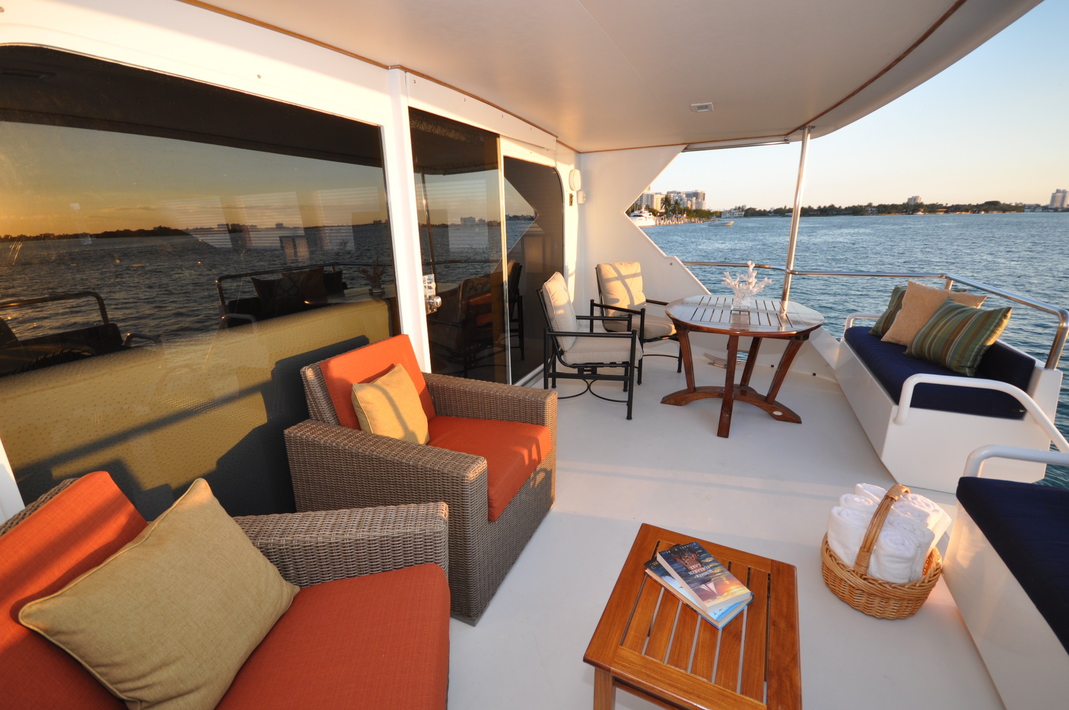 [28m-Yacht-GOLDEN-GIRL]-8802-168.jpg