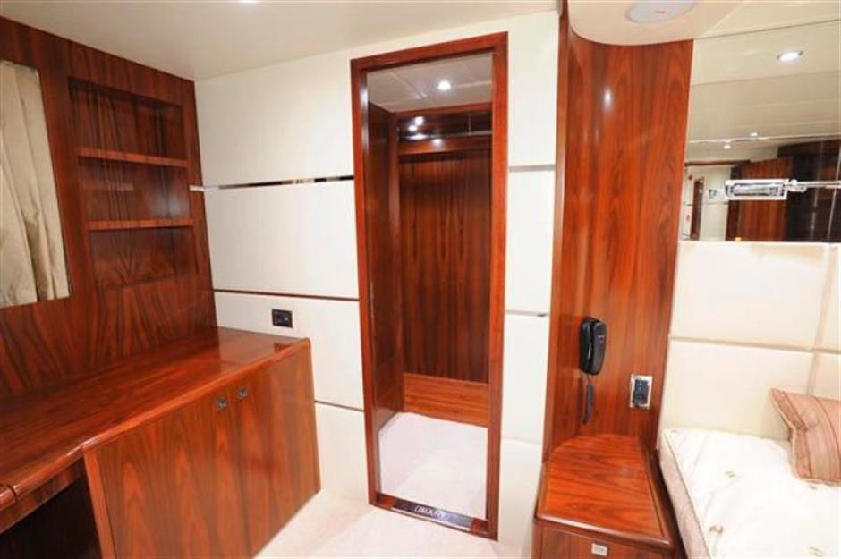 [30m-Yacht-BLUE-SAPPHIRE]-8855-156.jpg