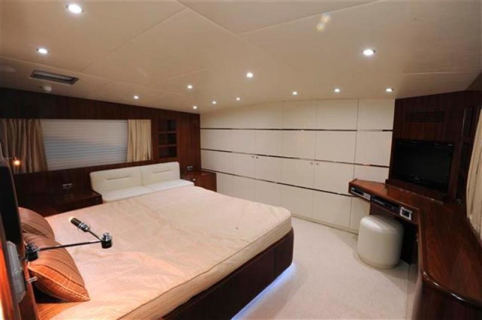 [30m-Yacht-BLUE-SAPPHIRE]-8855-28.jpg