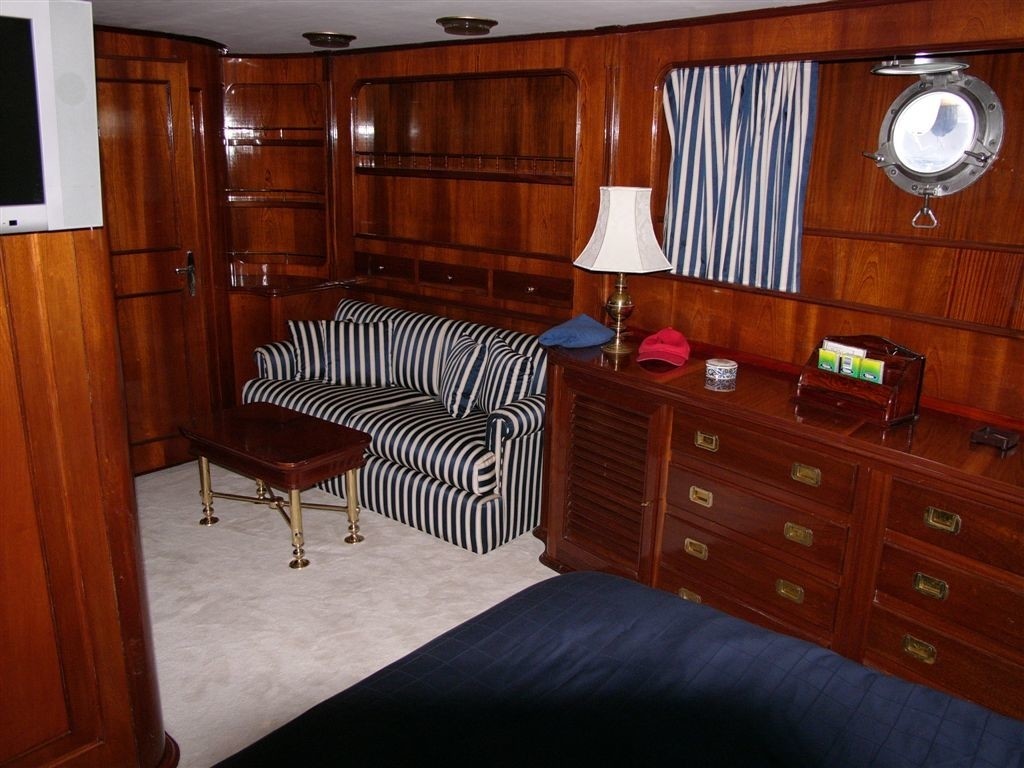 [30m-Yacht-FAVORITA]-8057-13.jpg