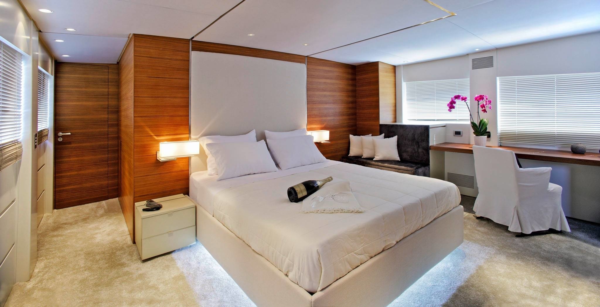 [32m-Yacht-TROPICANA]-8880-115.jpg