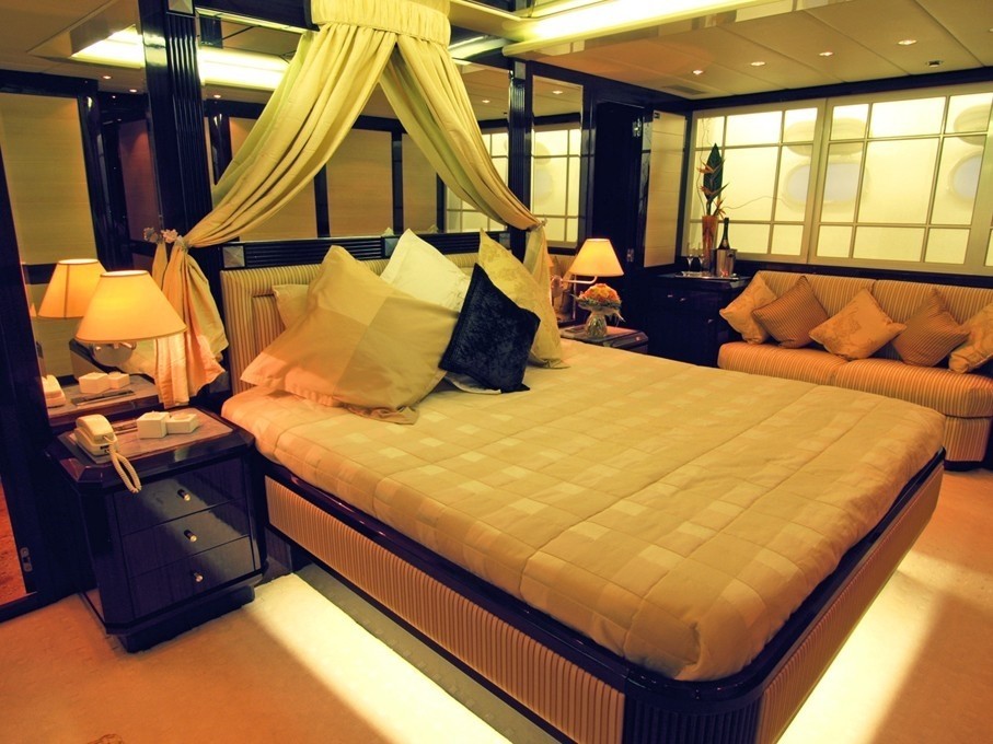 [33m-Yacht-EQUILIBRIUM]-882-130.jpg