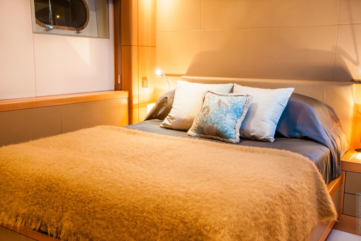 [42m-Yacht-GLORIA-TERESA]-8609-25.jpg