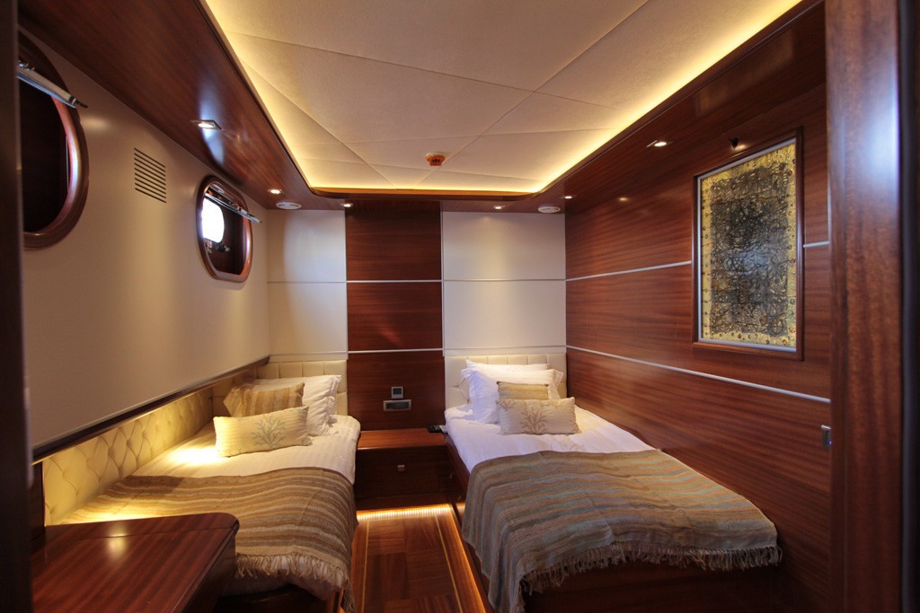 [47m-Yacht-CARPE-DIEM-V]-8414-70.jpg