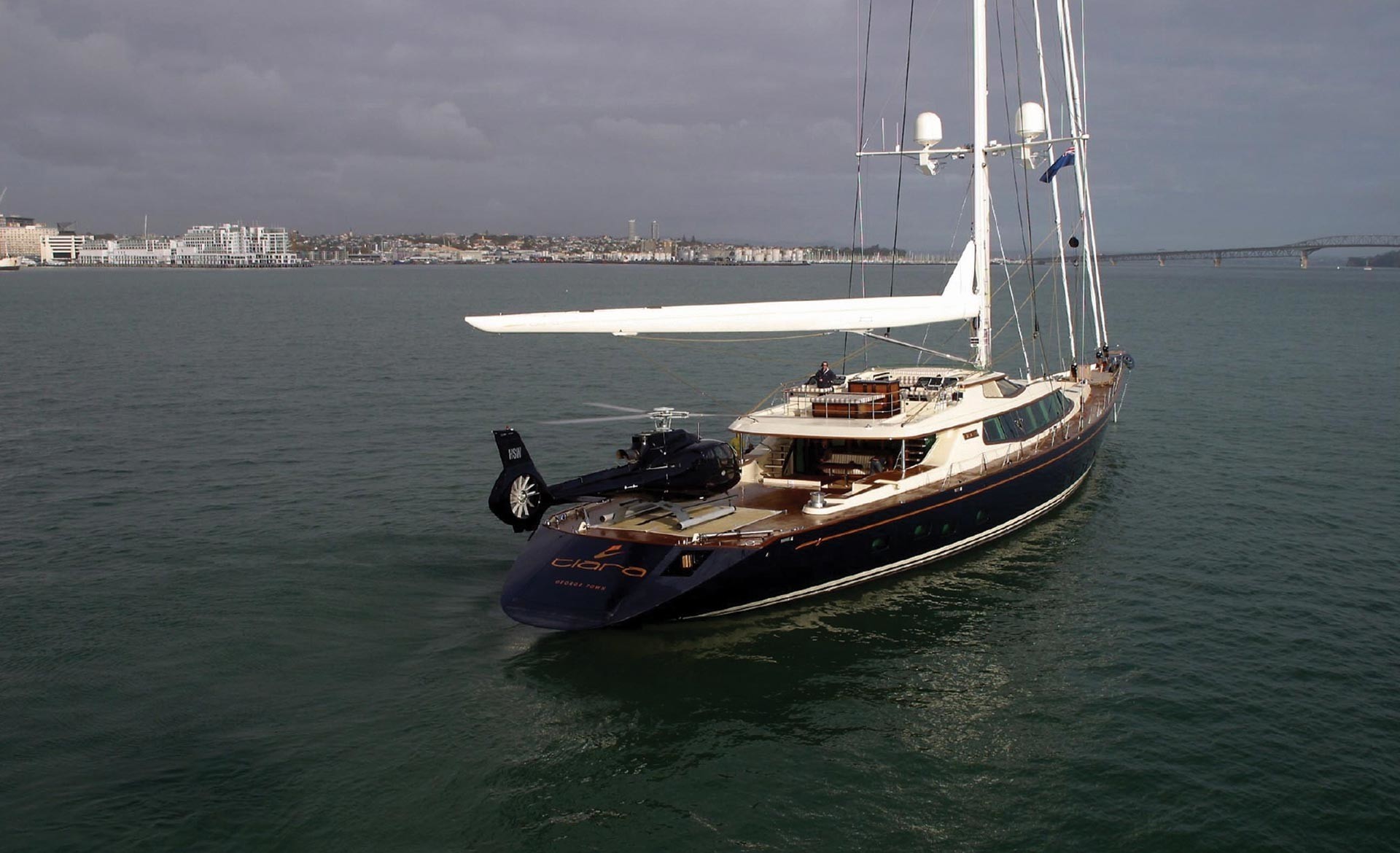 [54m-Yacht-TIARA]-823-94.jpg