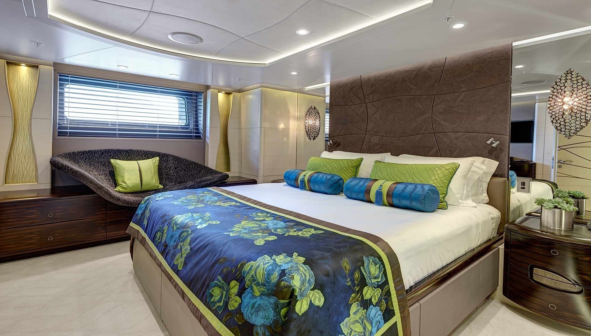 [56m-Yacht-MONDANGO-3]-8801-178.jpg