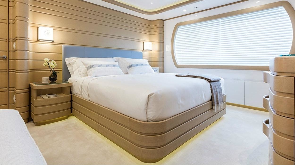 [64m-Yacht-WAKU]-8454-140.jpg