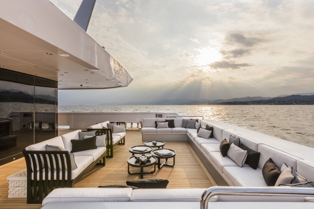[69m-Yacht-SUERTE]-8203-167.jpg