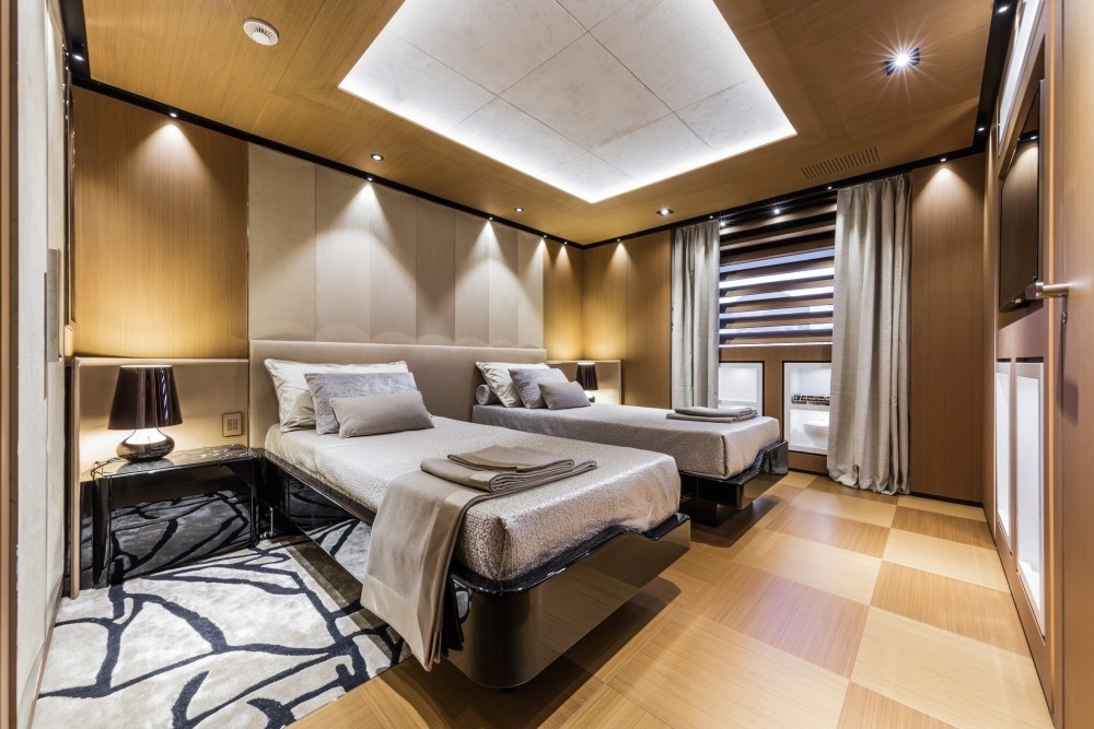 [69m-Yacht-SUERTE]-8203-28.jpg