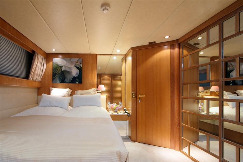 [LUXURY-YACHT-DANGLETERRE-II]-821-35.jpg