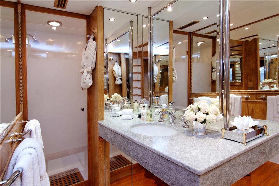 [LUXURY-YACHT-DANGLETERRE-II]-821-55.jpg