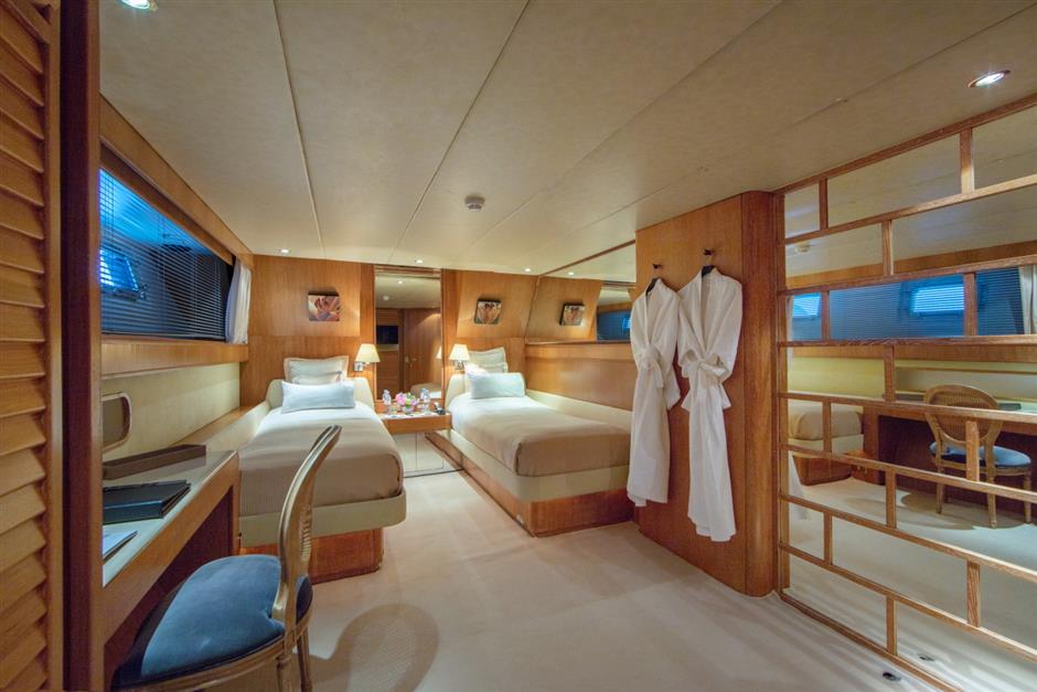 [LUXURY-YACHT-DANGLETERRE-II]-821-74.jpg