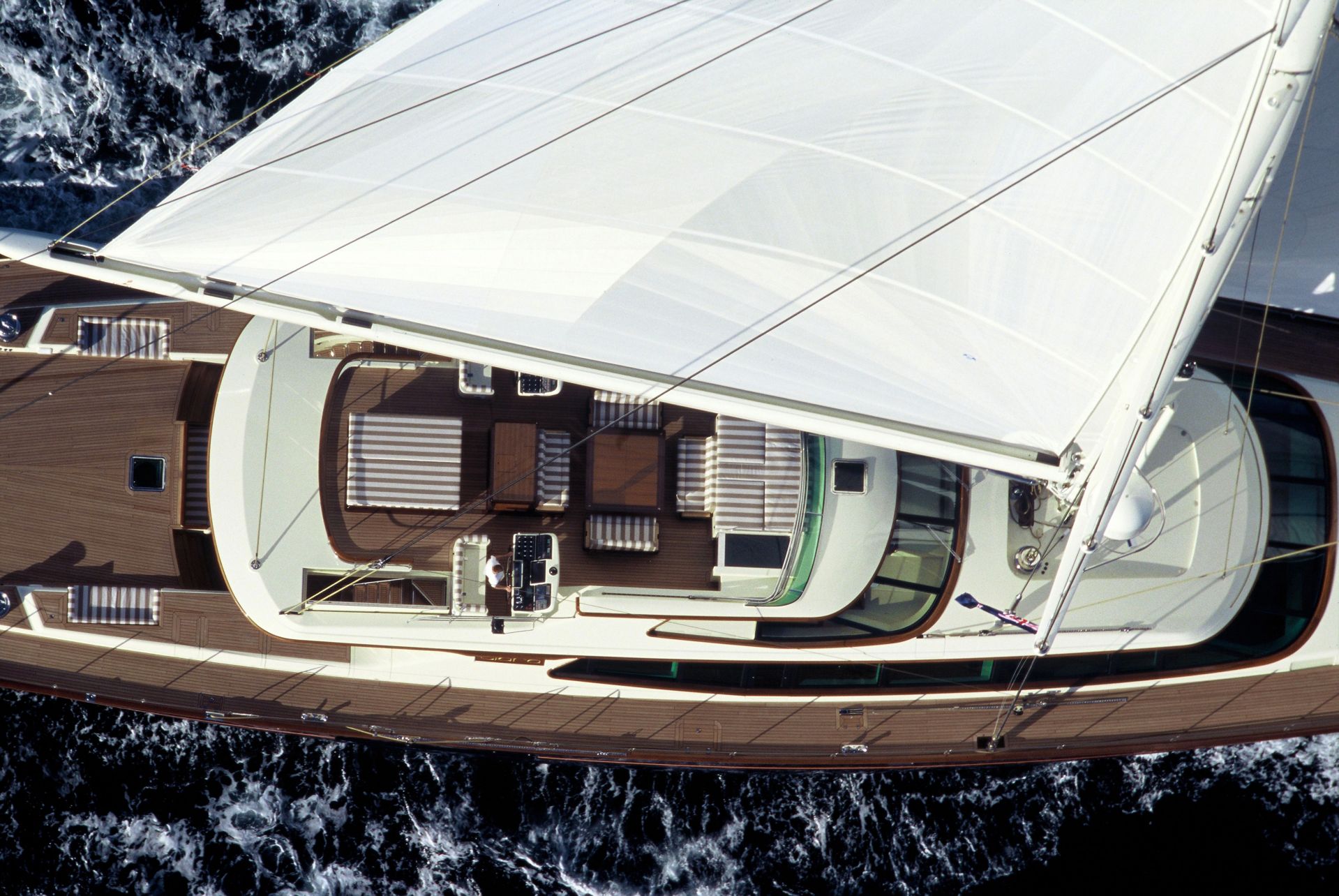 [LUXURY-YACHT-TIARA]-823-15.jpg