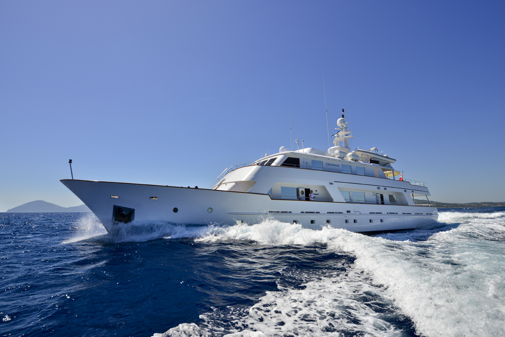 [MOTOR-YACHT-COMMITMENT]-842-36.jpg