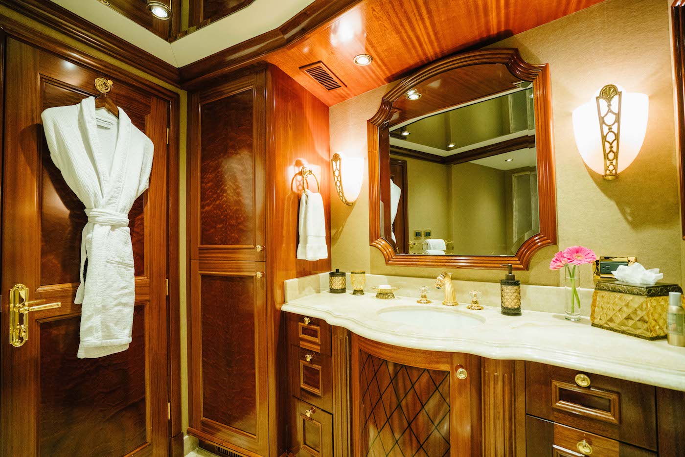 [MOTOR-YACHT-EXCELLENCE-EX-STATUS-QUO]-8428-27.jpg
