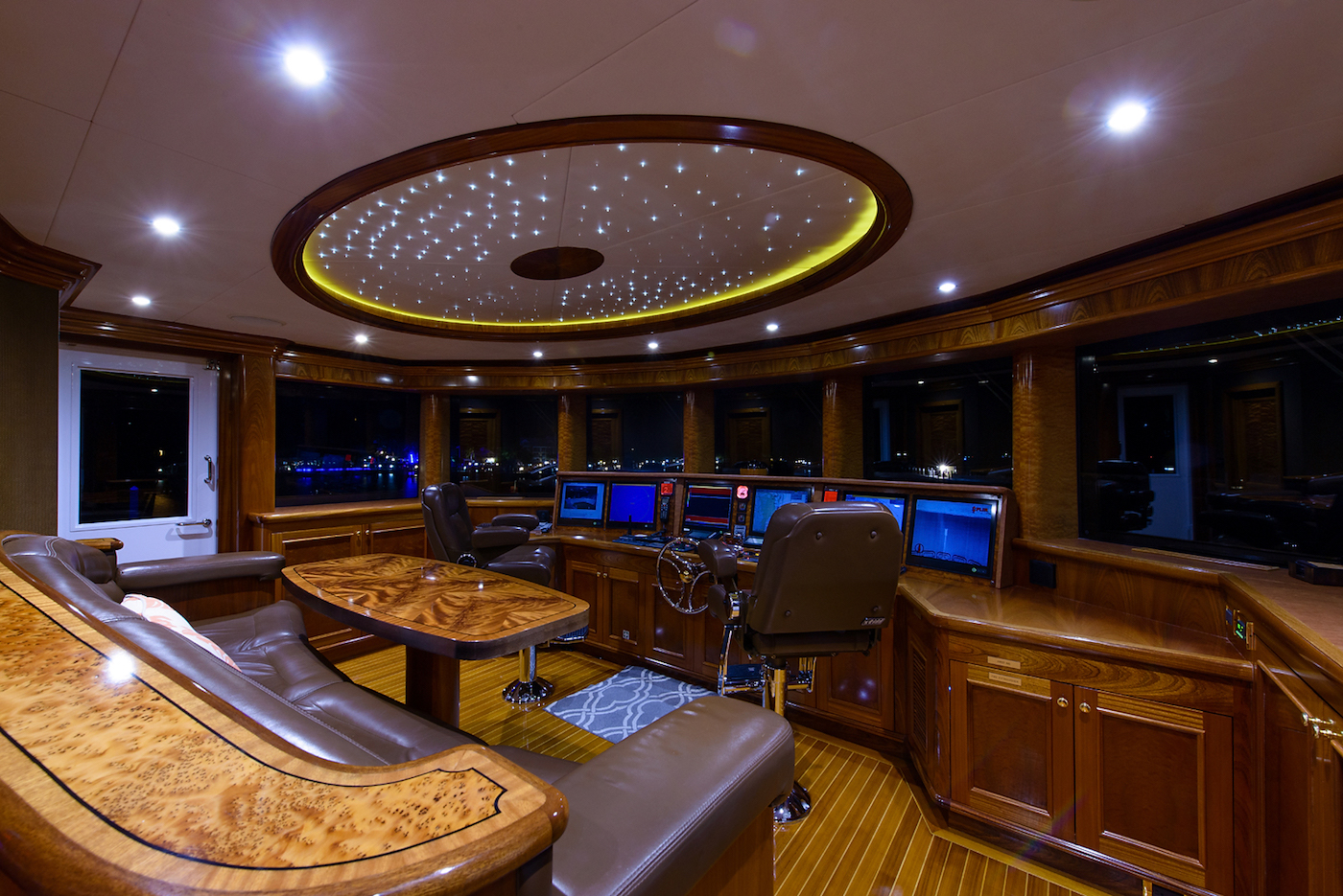 [MOTOR-YACHT-EXCELLENCE-EX-STATUS-QUO]-8428-35.jpg