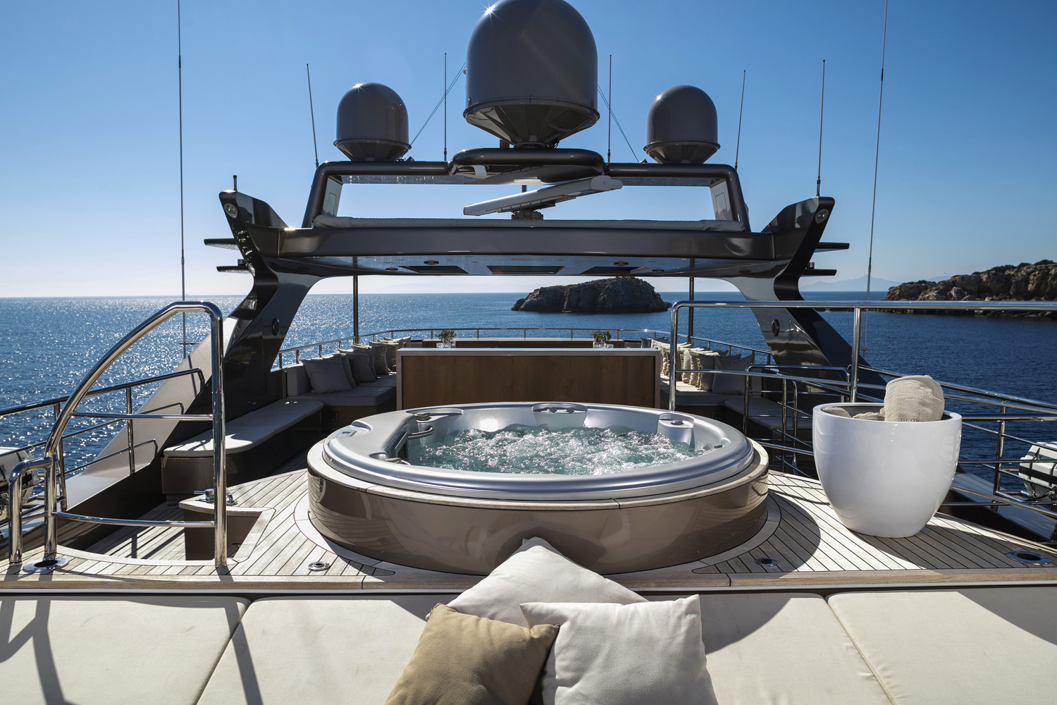 [MOTOR-YACHT-GEOSAND]-8015-8.jpg