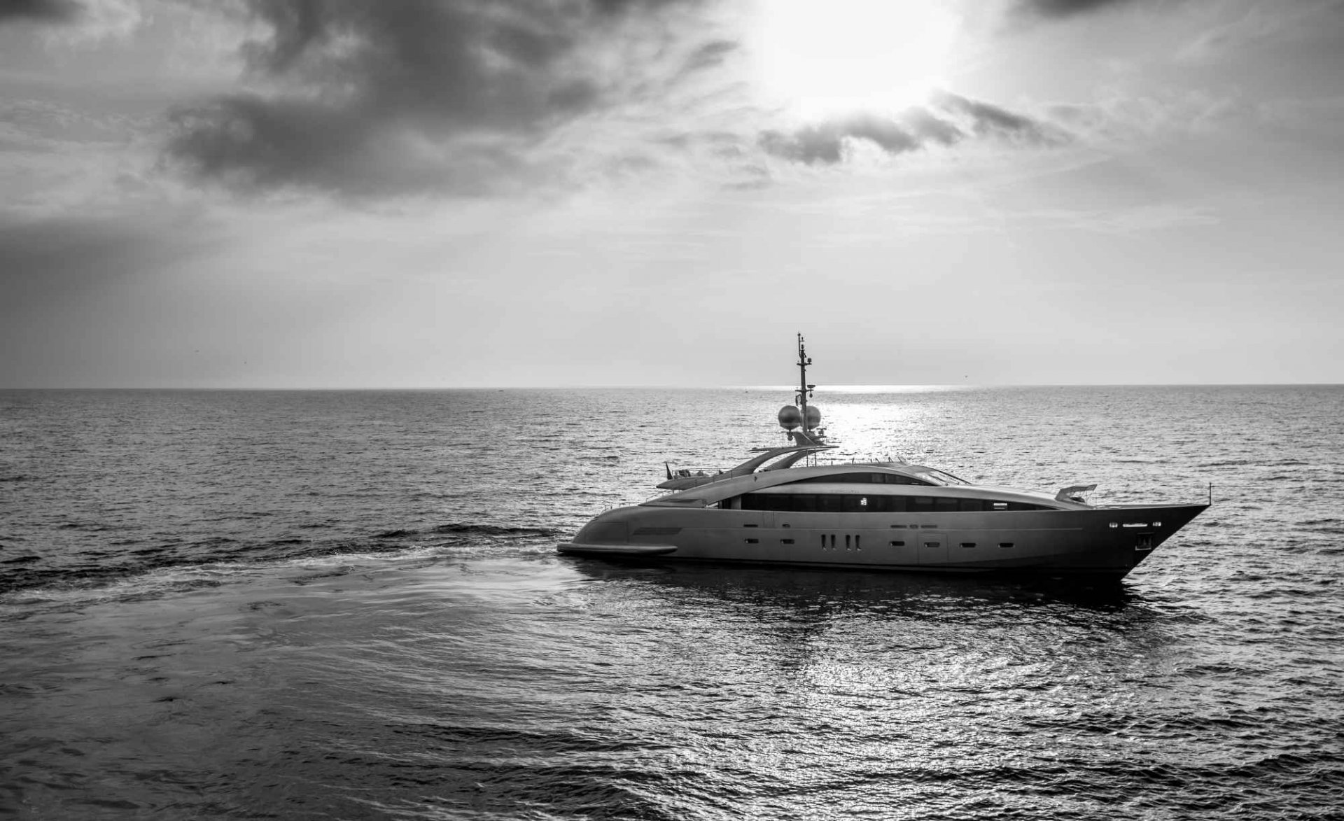 [MOTOR-YACHT-ISA]-8534-10.jpg