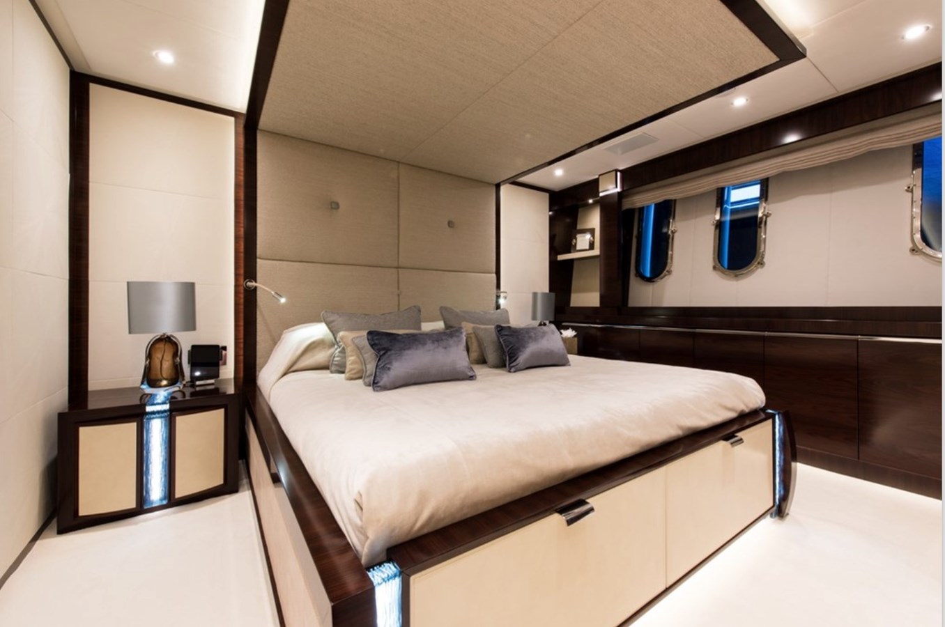 [MOTOR-YACHT-ISA]-8534-39.jpg