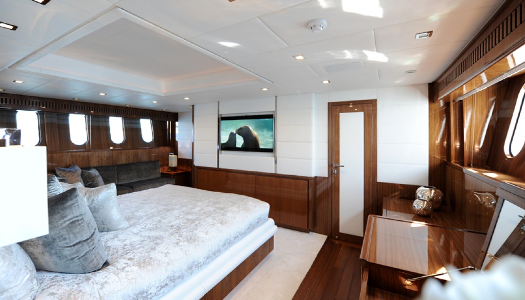 [MOTOR-YACHT-PHOENICIAN]-8126-18.jpg
