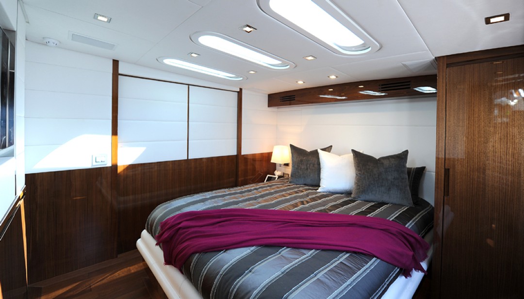 [MOTOR-YACHT-PHOENICIAN]-8126-19.jpg