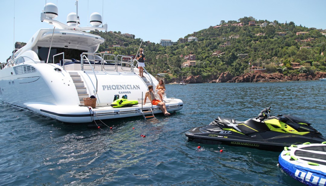 [MOTOR-YACHT-PHOENICIAN]-8126-3.jpg