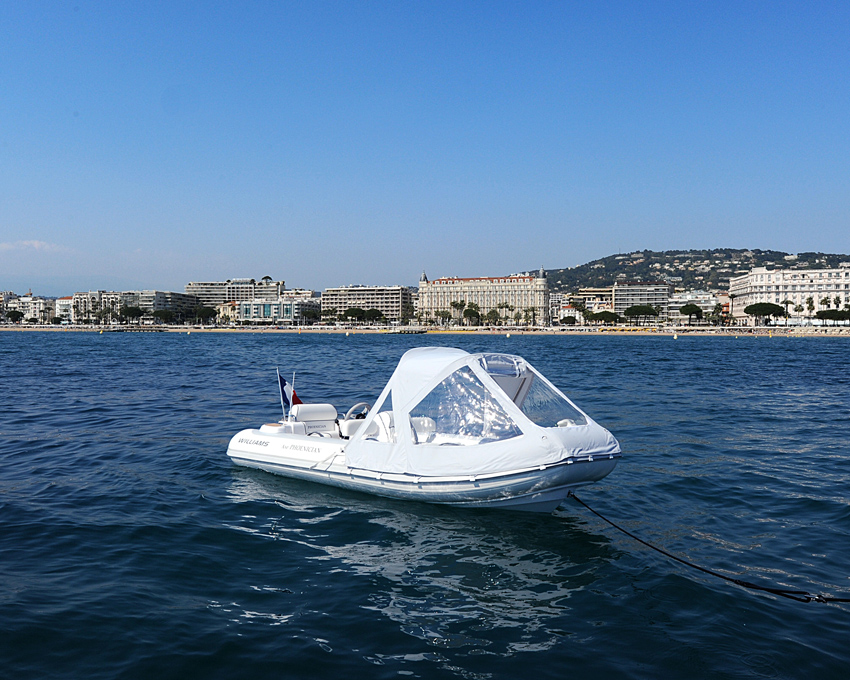 [MOTOR-YACHT-PHOENICIAN]-8126-6.jpg