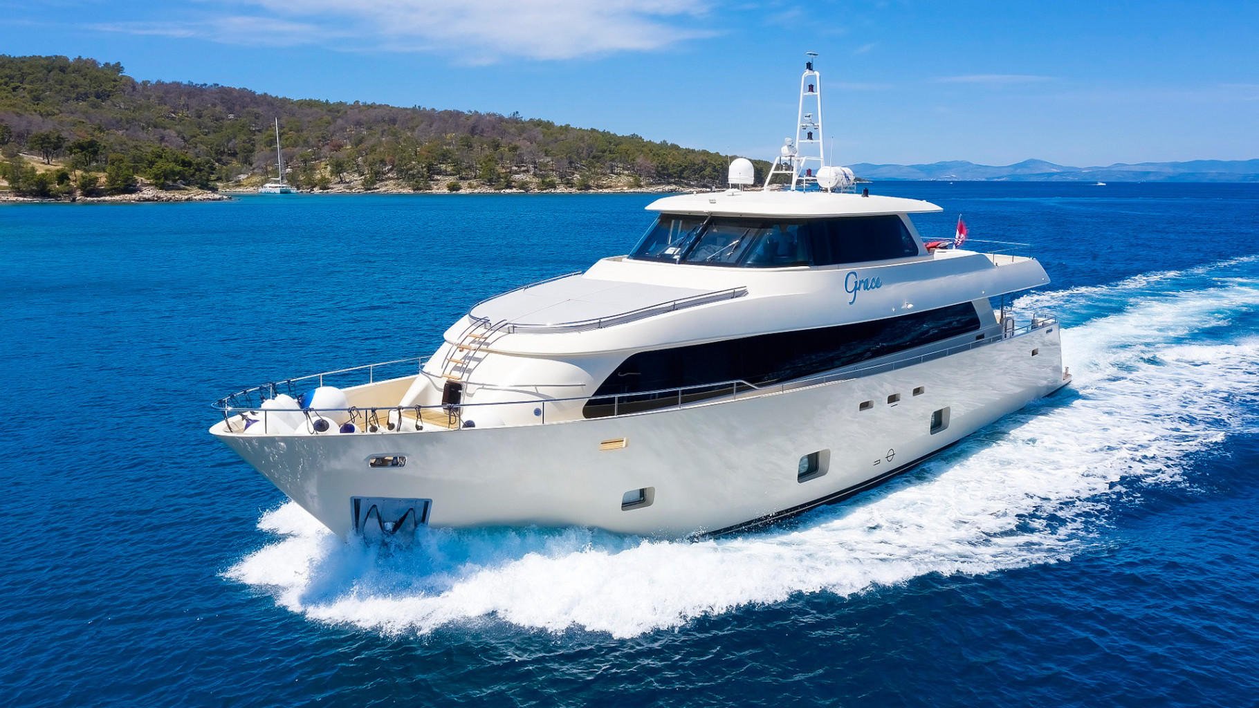 101 Superyacht GRACE.jpg